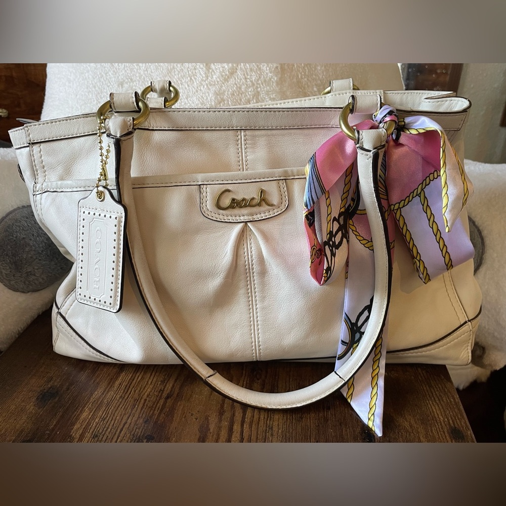 Coach White Shoulder Bag with bag scarf
